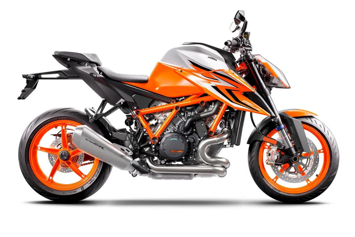 KTM SuperDuke 1290 R e 1290R EVO 2022: foto e dati (11)