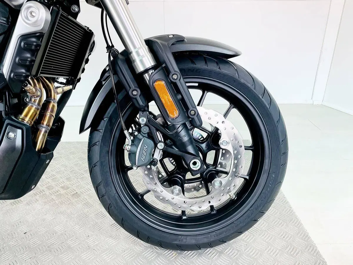 Voge Trofeo 500AC (2022 - 26) (12)