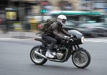 Parigi: vietati moto e scooter. Lo chiede una consultazione anti rumore