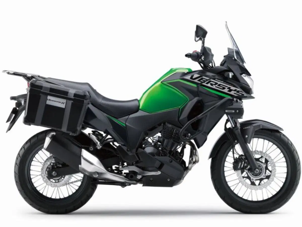 Kawasaki: Versys-X 250 2022, ma solo in Giappone (2)
