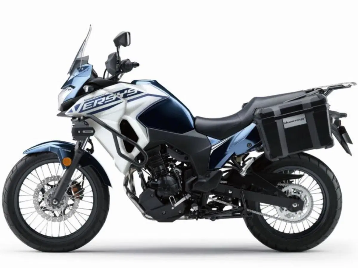 Kawasaki: Versys-X 250 2022, ma solo in Giappone (5)