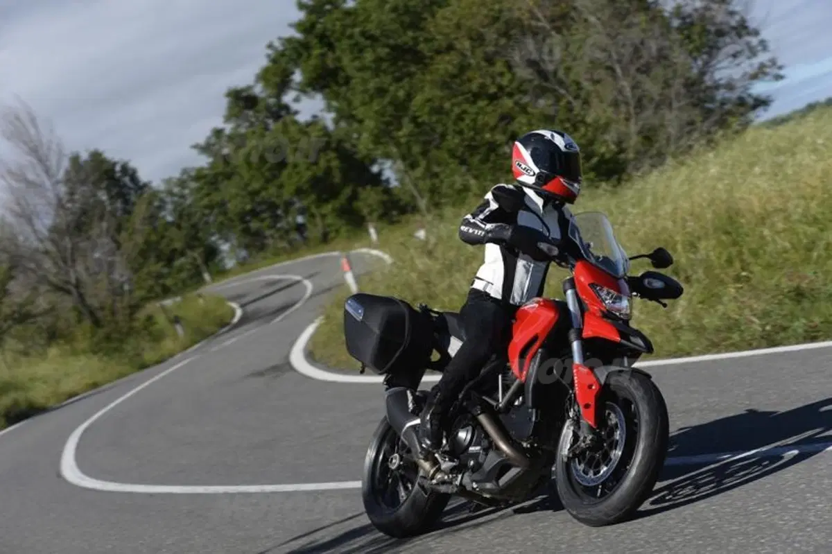 Donne in moto: guida all'acquisto! (12)