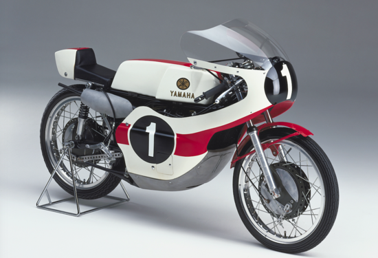 La Yamaha RA 31 A ha conquistato il titolo mondiale nel 1967 e nel 1968. Il suo motore di 125 cm3 con ammissione a disco rotante aveva i quattro cilindri disposti a V di 70° ed è arrivato ad erogare oltre 40 cavalli