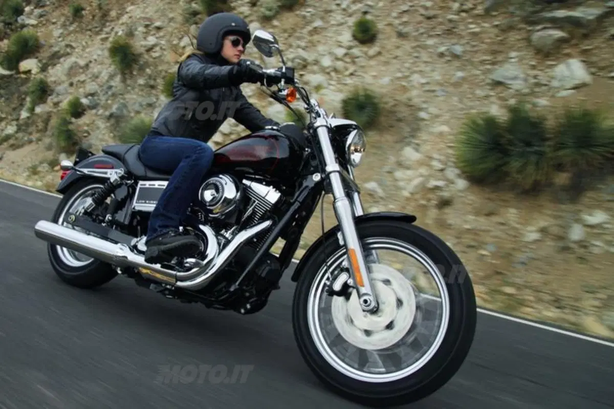 Harley-Davidson Low Rider e SuperLow 1200T sulle strade americane (3)