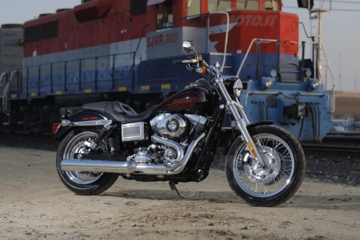 Harley-Davidson Low Rider e SuperLow 1200T sulle strade americane (4)