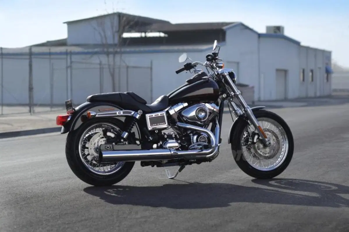 Harley-Davidson Low Rider e SuperLow 1200T sulle strade americane (5)