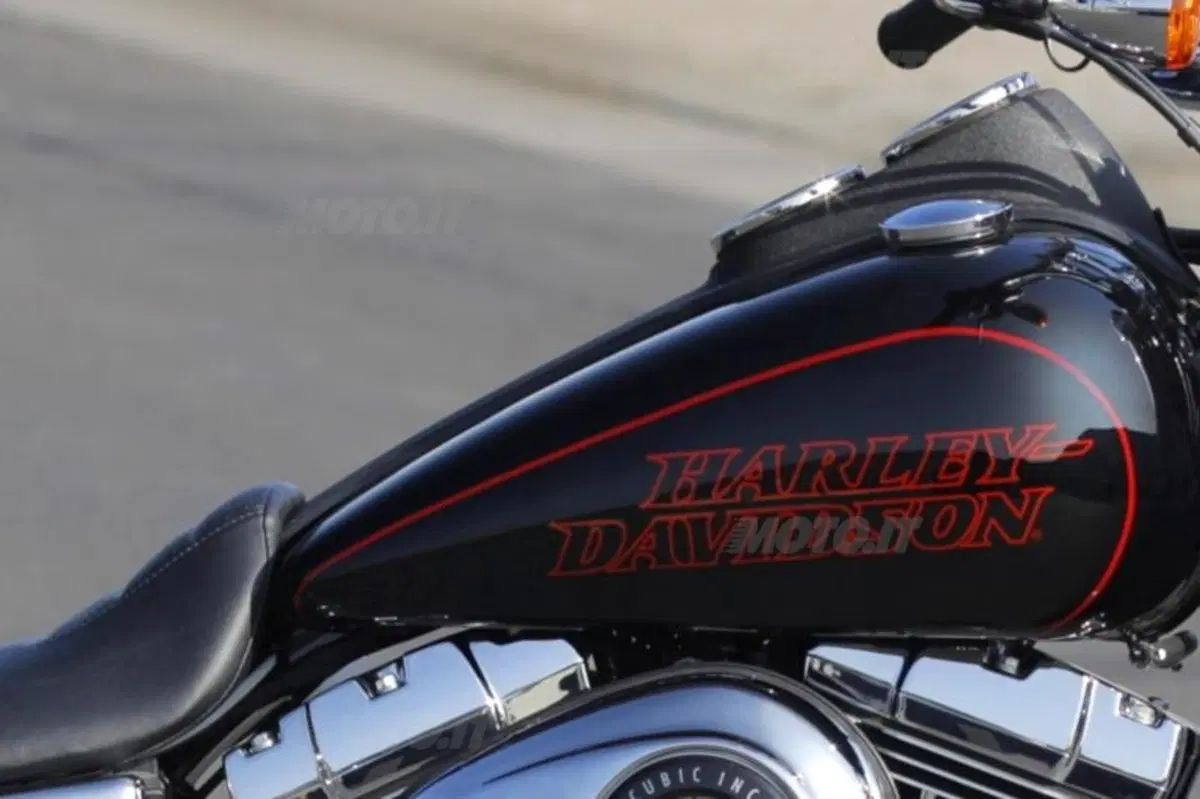Harley-Davidson Low Rider e SuperLow 1200T sulle strade americane (9)