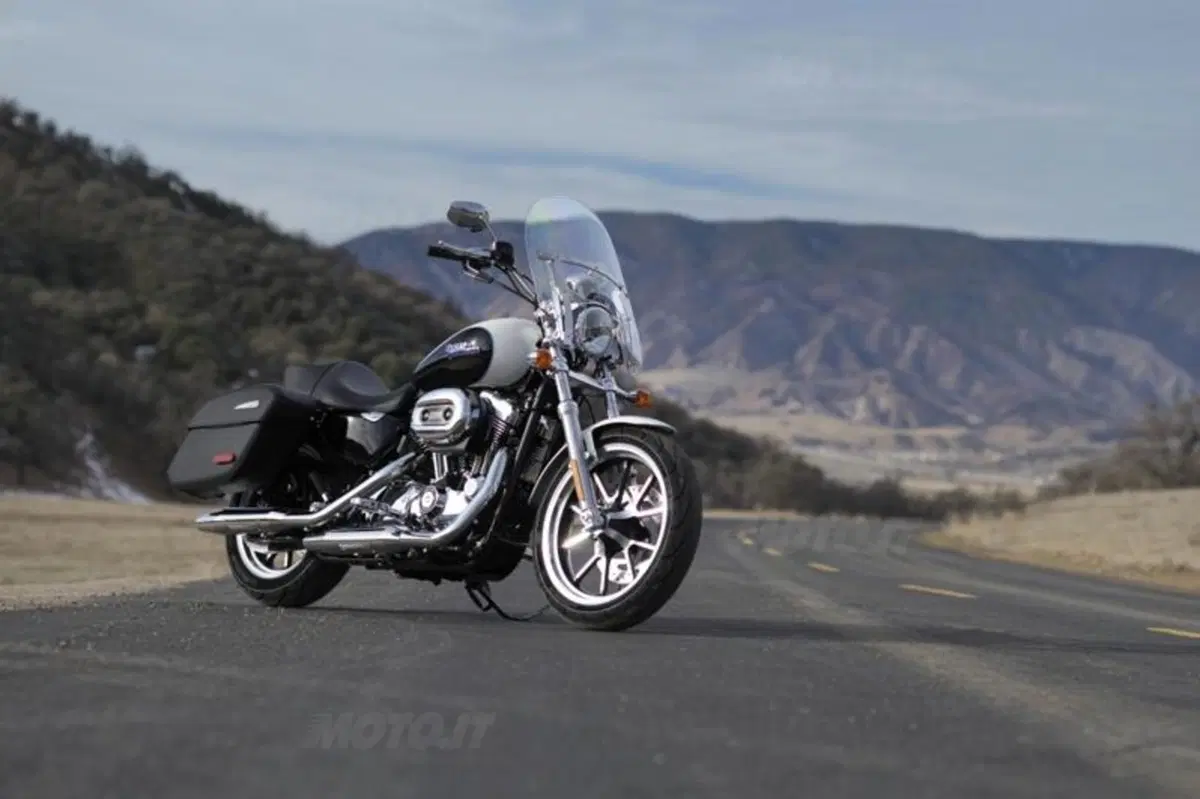 Harley-Davidson Low Rider e SuperLow 1200T sulle strade americane (19)