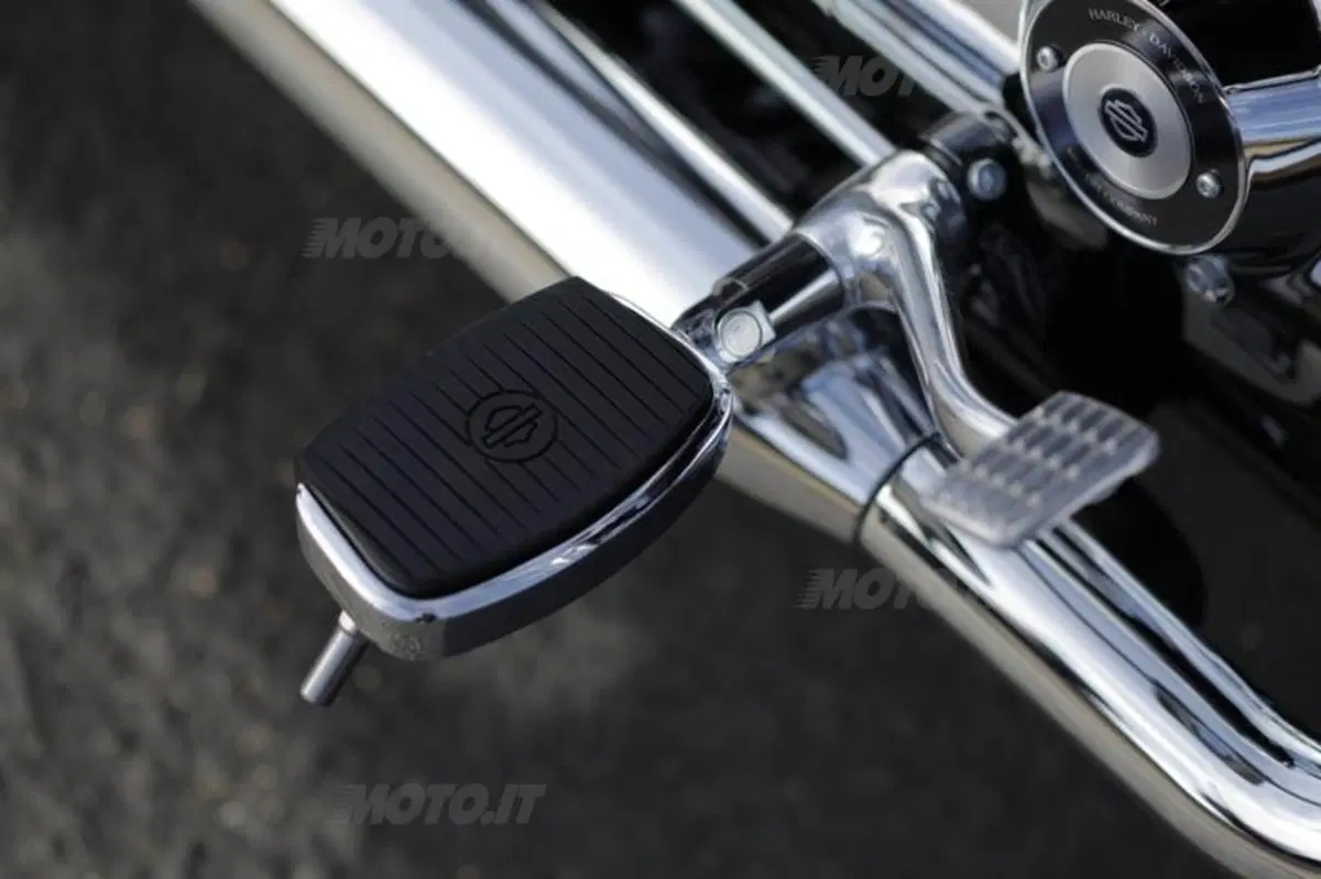Harley-Davidson Low Rider e SuperLow 1200T sulle strade americane (25)