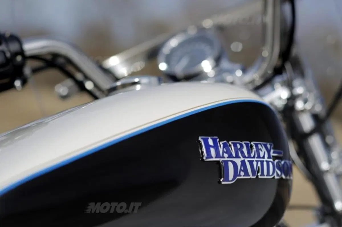Harley-Davidson Low Rider e SuperLow 1200T sulle strade americane (28)