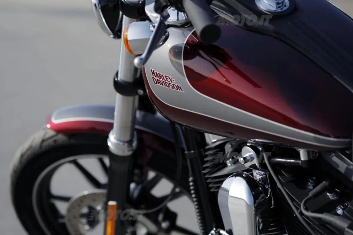 Harley-Davidson Low Rider e SuperLow 1200T sulle strade americane (38)