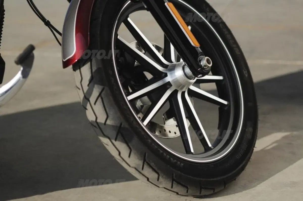 Harley-Davidson Low Rider e SuperLow 1200T sulle strade americane (43)
