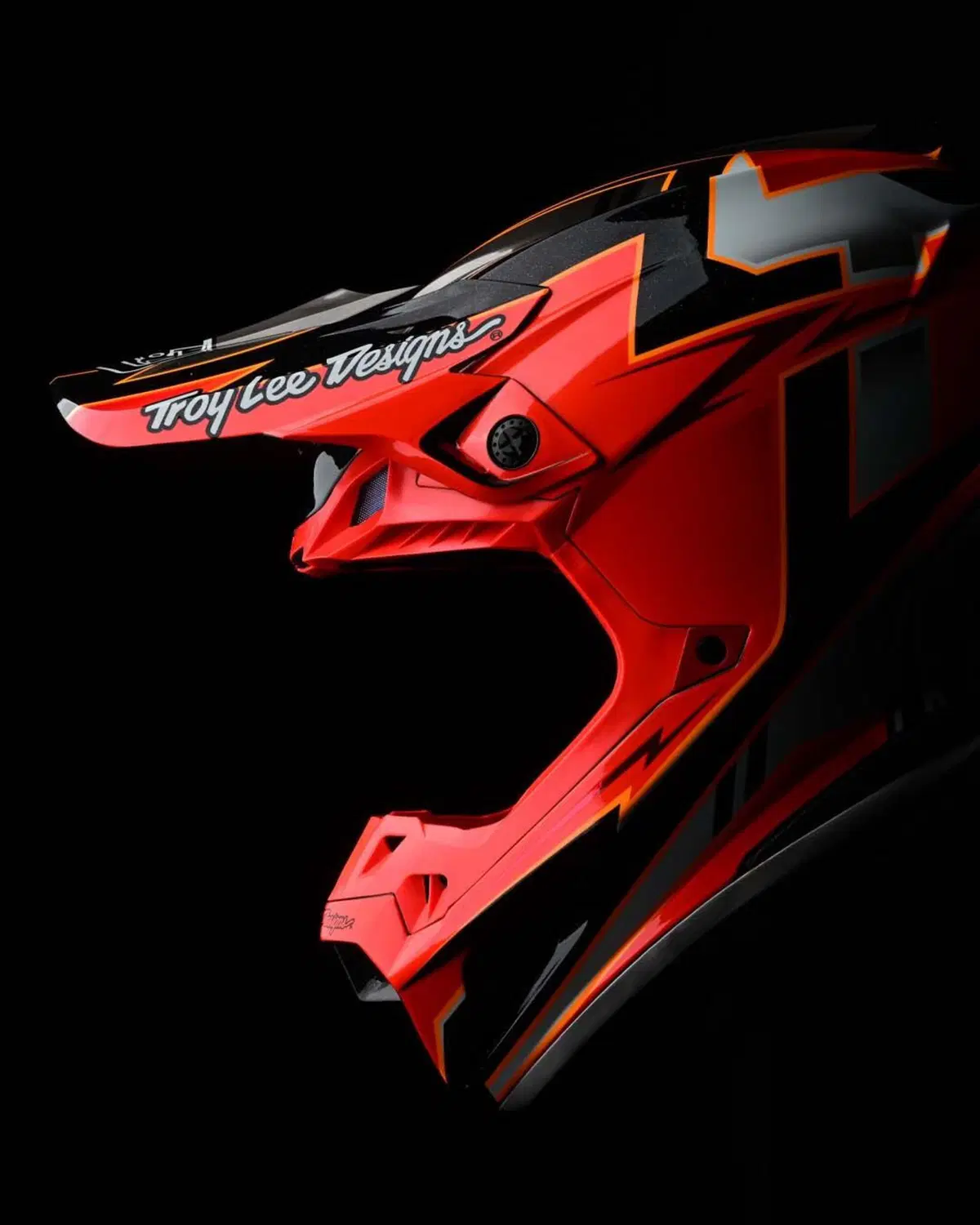 Troy Lee Designs presenta i nuovi caschi SE5 (2)