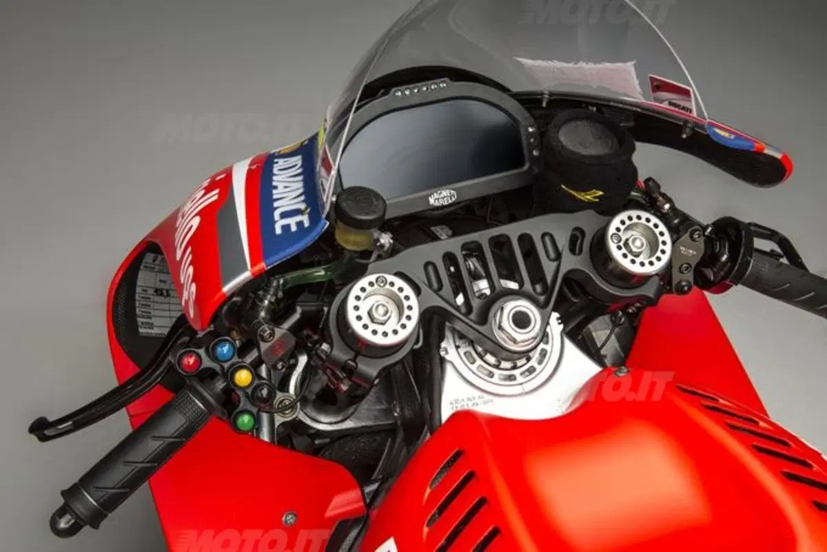 Ducati Desmosedici GP14. Svelata la livrea ufficiale (11)