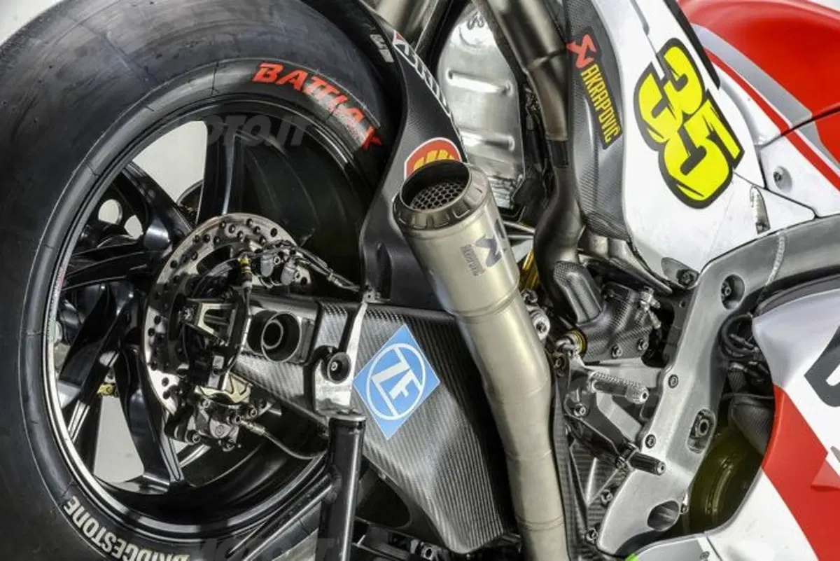Ducati Desmosedici GP14. Svelata la livrea ufficiale (24)