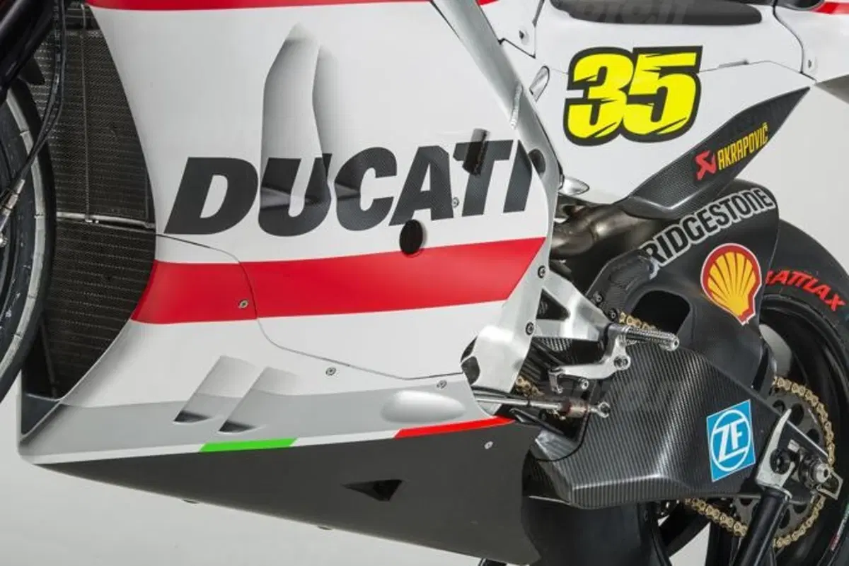 Ducati Desmosedici GP14. Svelata la livrea ufficiale (27)