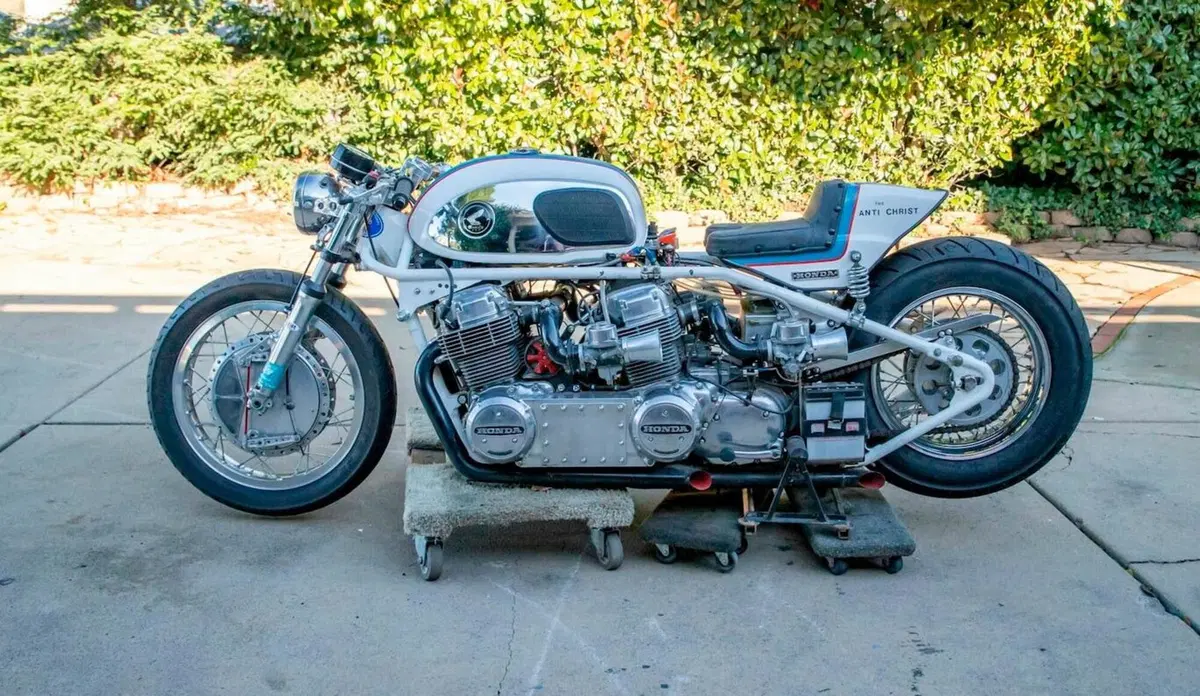 "Anti Christ": la special a doppio motore per correre a Bonneville (2)
