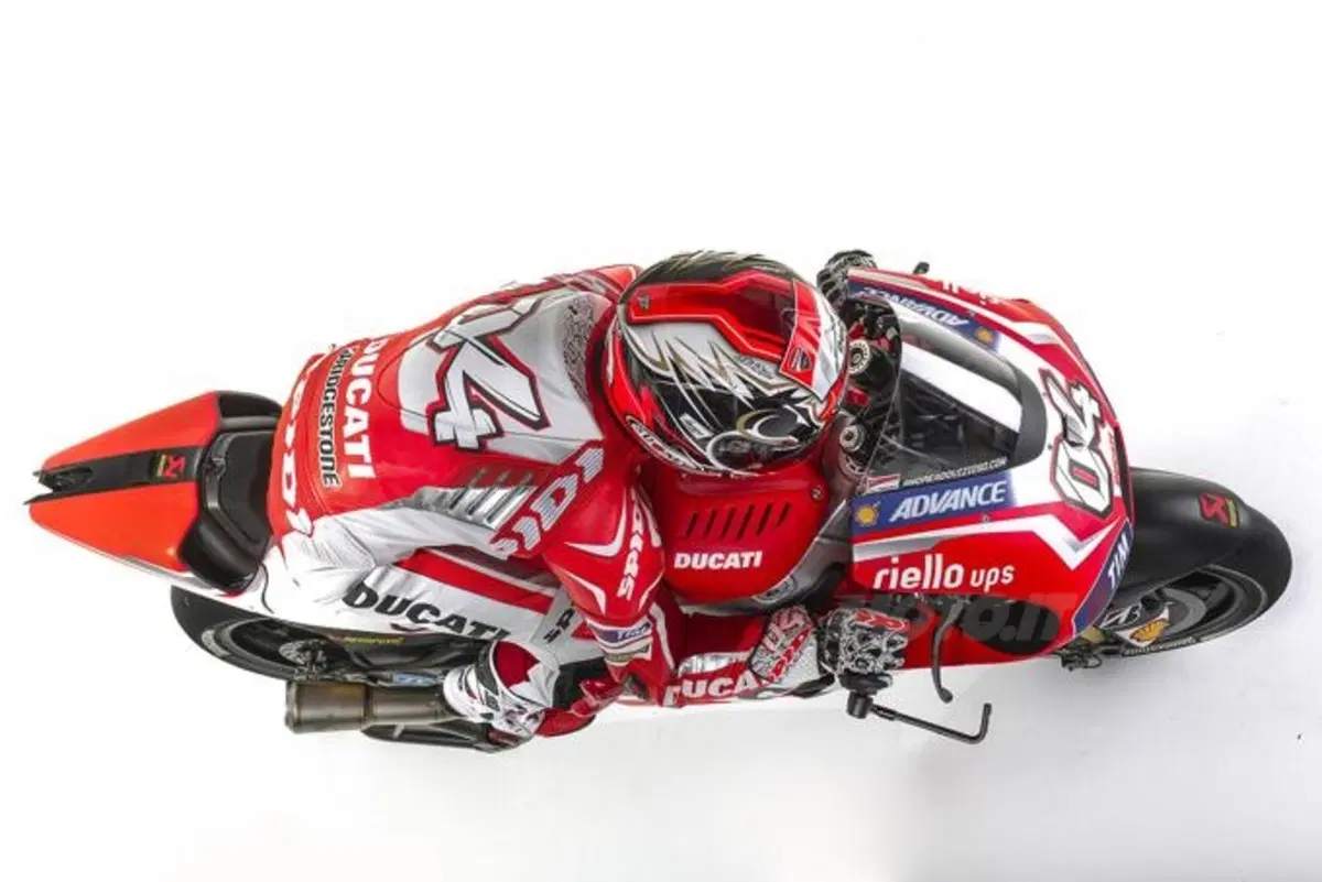 Ducati Desmosedici GP14. Svelata la livrea ufficiale (45)
