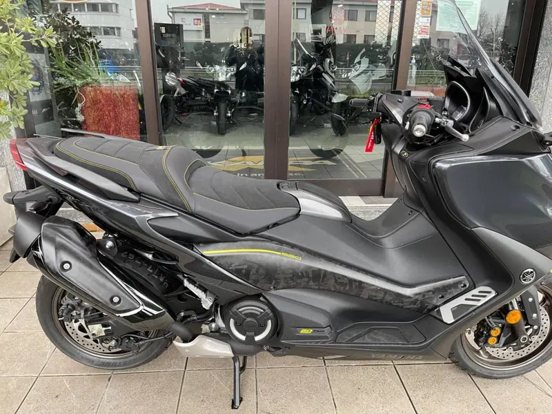 Yamaha T-Max 560 20° anniversario (2021)