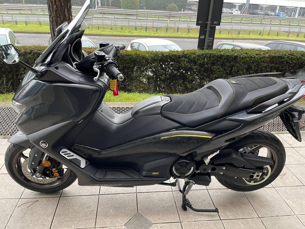 Yamaha T-Max 560 20° anniversario (2021) (2)