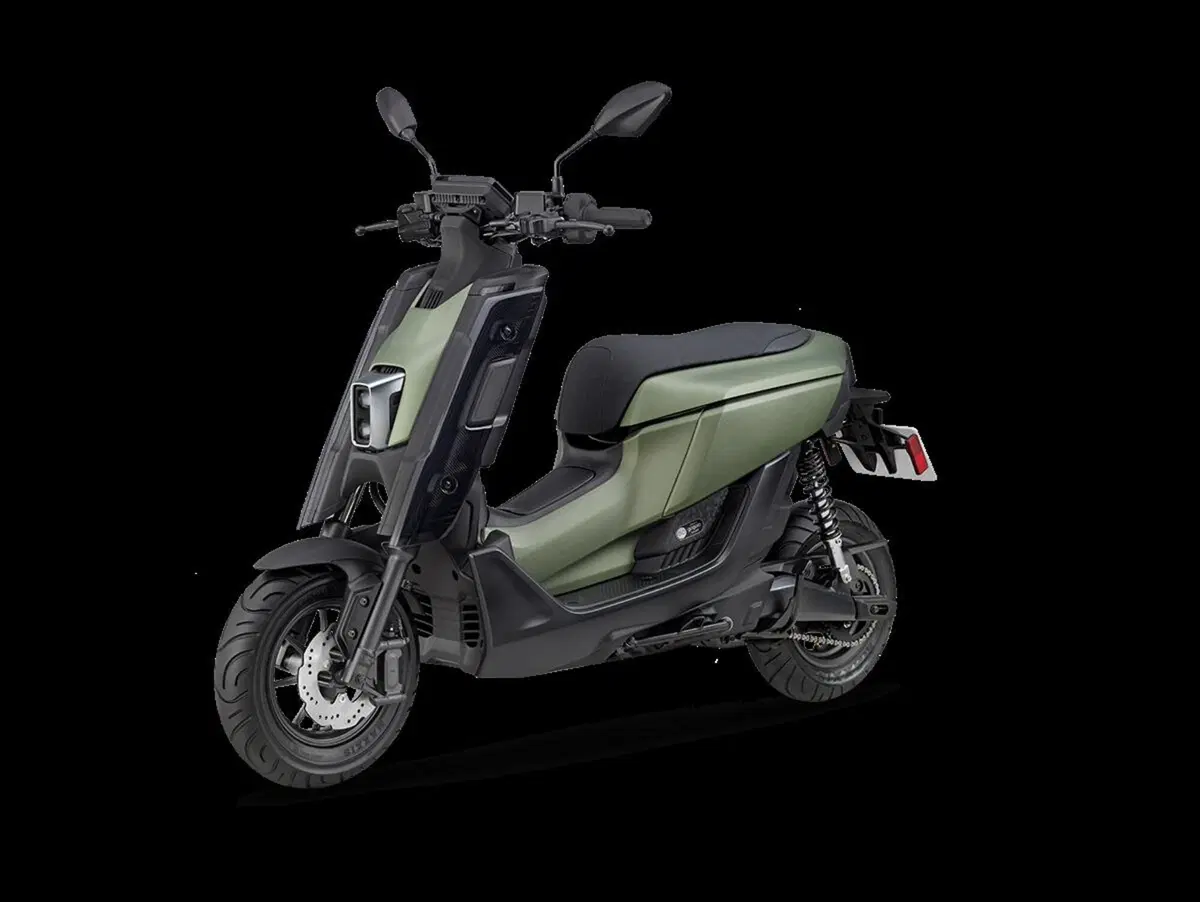 Yamaha EMF: lo scooter con batterie intercambiabili