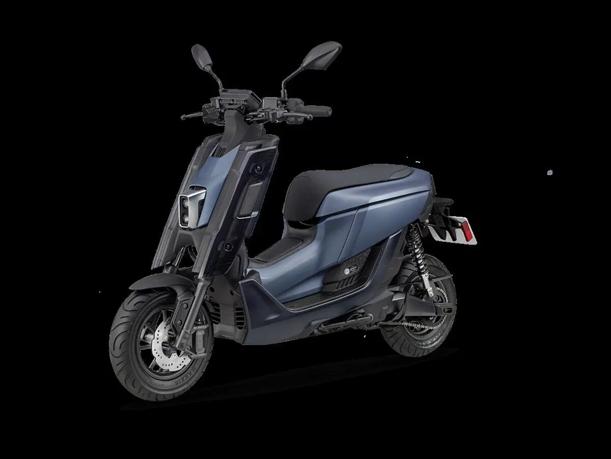 Yamaha EMF: lo scooter con batterie intercambiabili (3)
