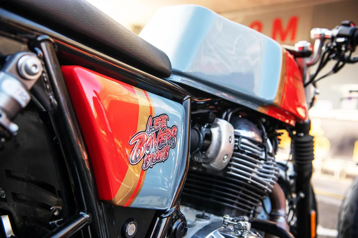 Royal Enfield e lo stunt rider Lee Bowers siglano partnership ufficiale per il 2022 (11)