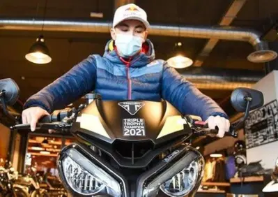 Raul Fernandez è il “pilota più completo” e vince una Street Triple (per suo babbo)