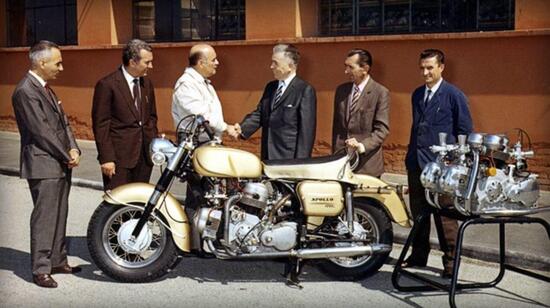 Il motore della Ducati Apollo, mai entrata in produzione di serie, è stato progettato nel 1963. Si trattava di un quadricilindrico a L raffreddato ad aria con distribuzione ad aste e bilancieri. La cilindrata di 1260 cm3 era ottenuta con un alesaggio di 84,5 mm e una corsa di 56 mm