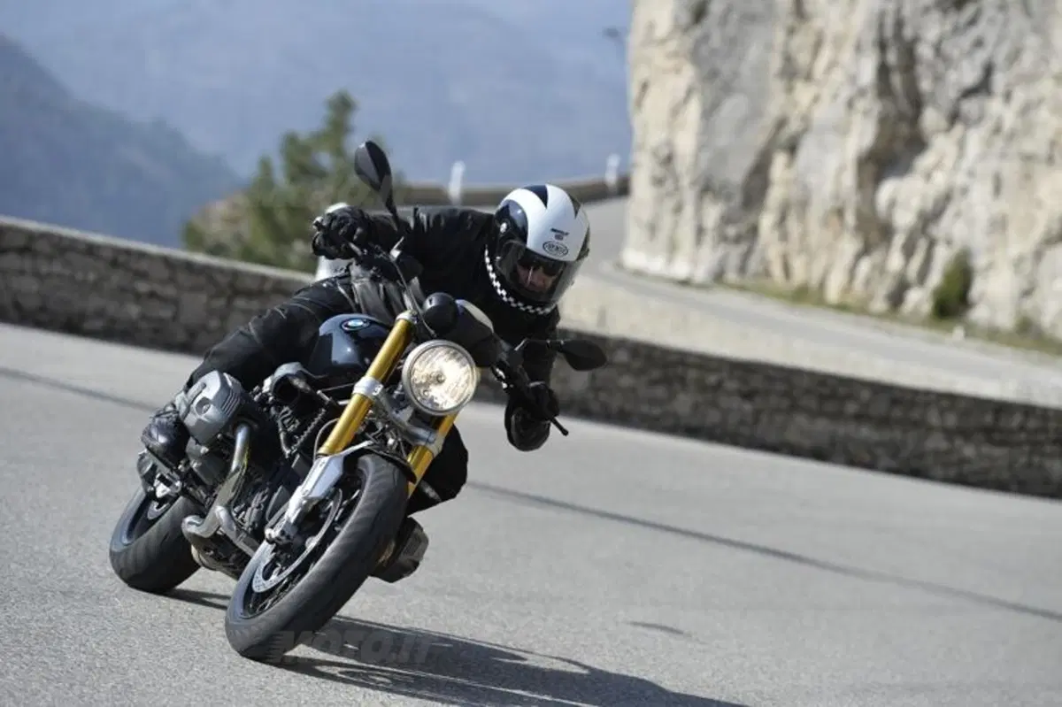BMW R nineT  (9)