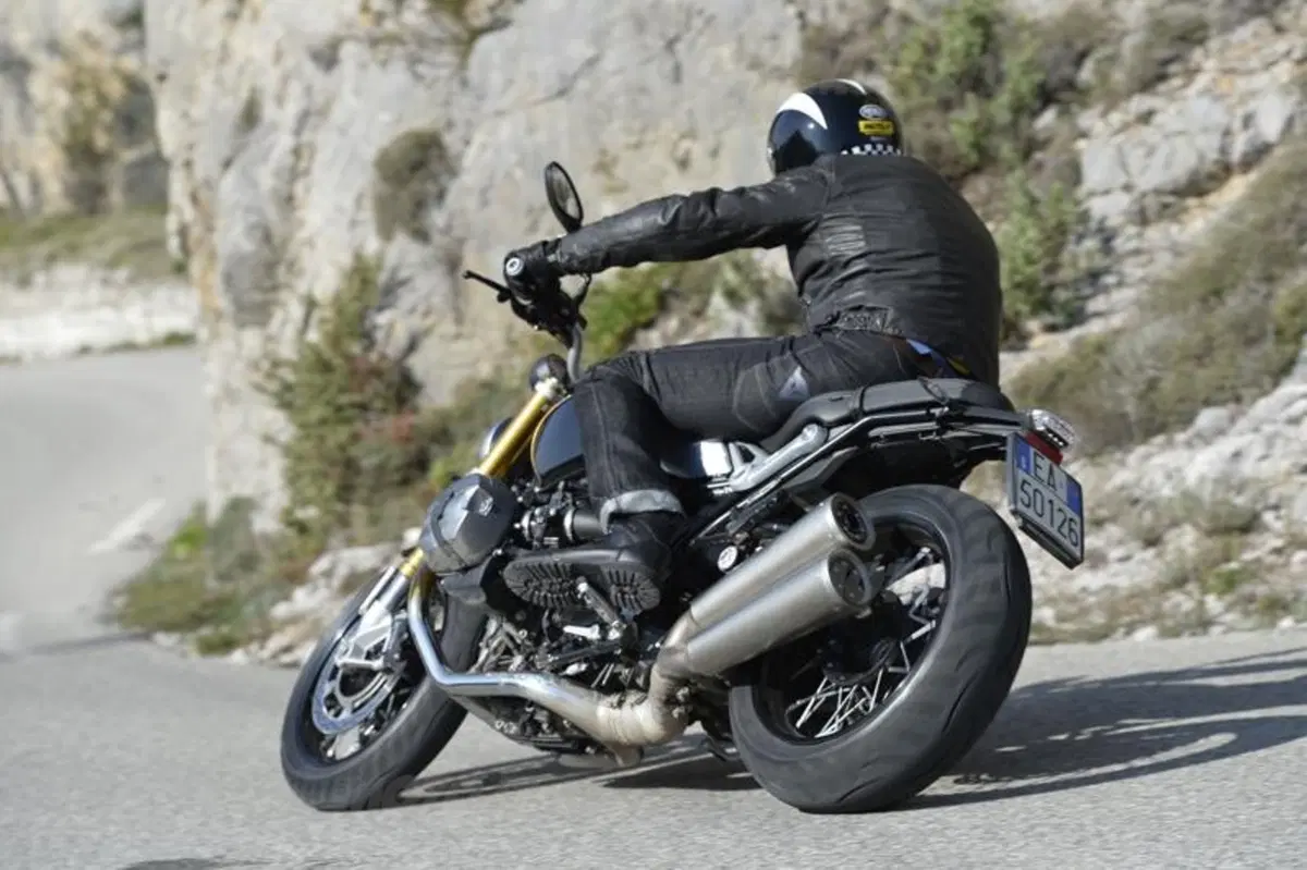 BMW R nineT  (10)