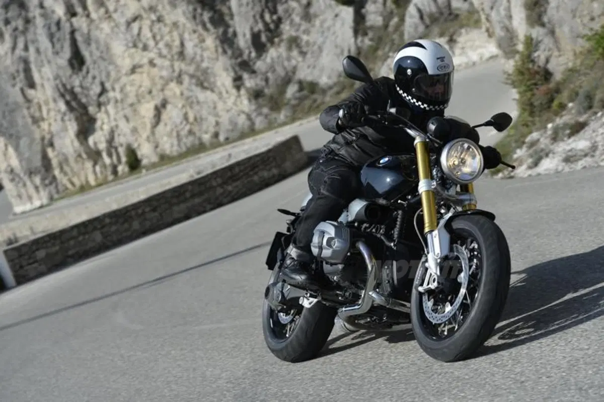 BMW R nineT  (12)