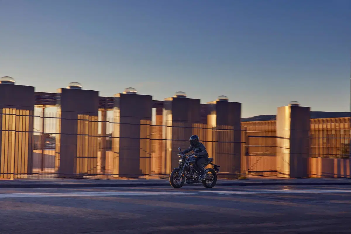 Honda CB300R 2022: la famiglia Neo Sports Café torna completa (4)