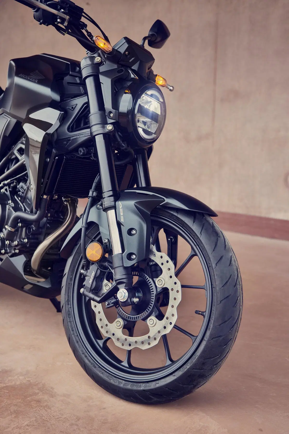 Honda CB300R 2022: la famiglia Neo Sports Café torna completa (5)
