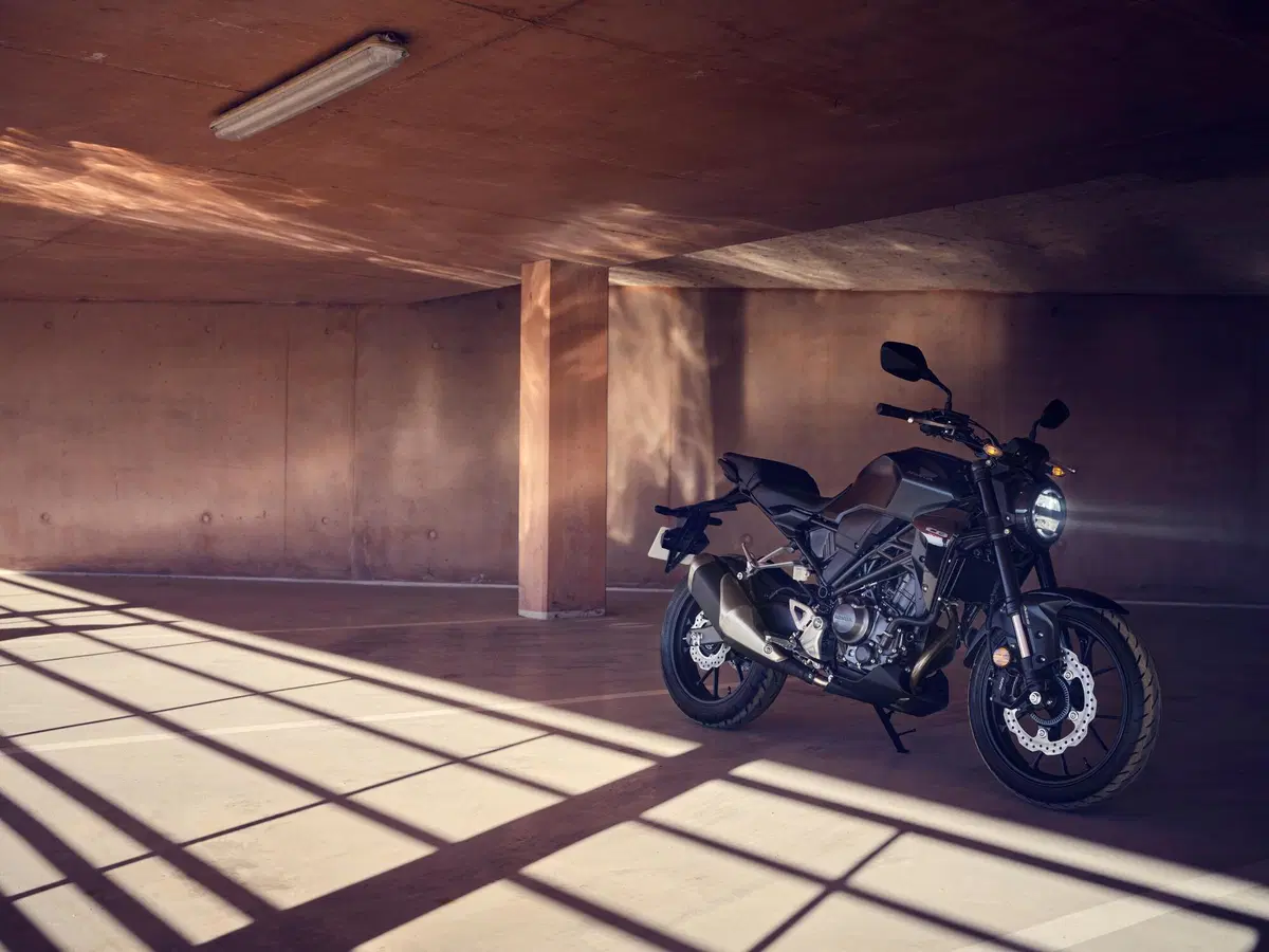 Honda CB300R 2022: la famiglia Neo Sports Café torna completa (17)