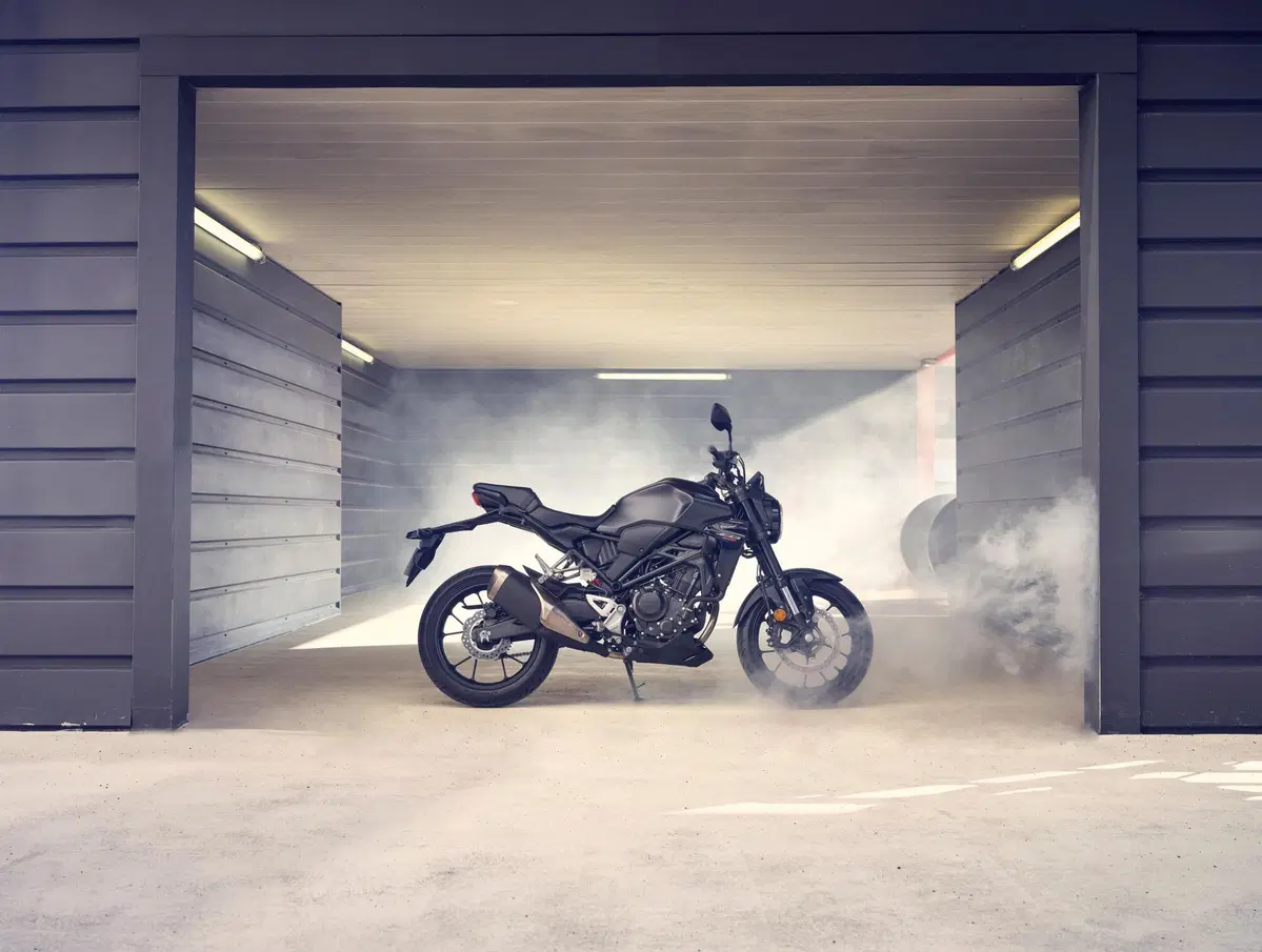 Honda CB300R 2022: la famiglia Neo Sports Café torna completa (27)