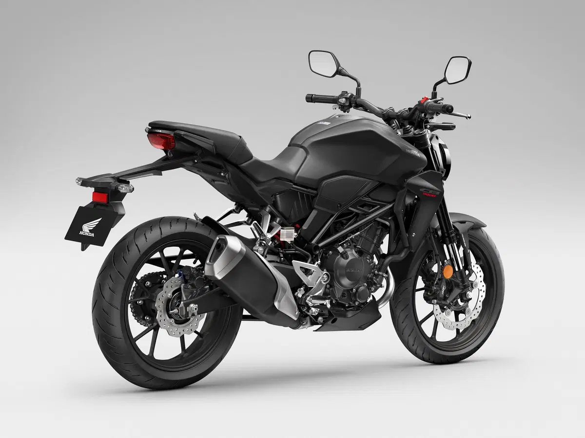 Honda CB300R 2022: la famiglia Neo Sports Café torna completa (31)
