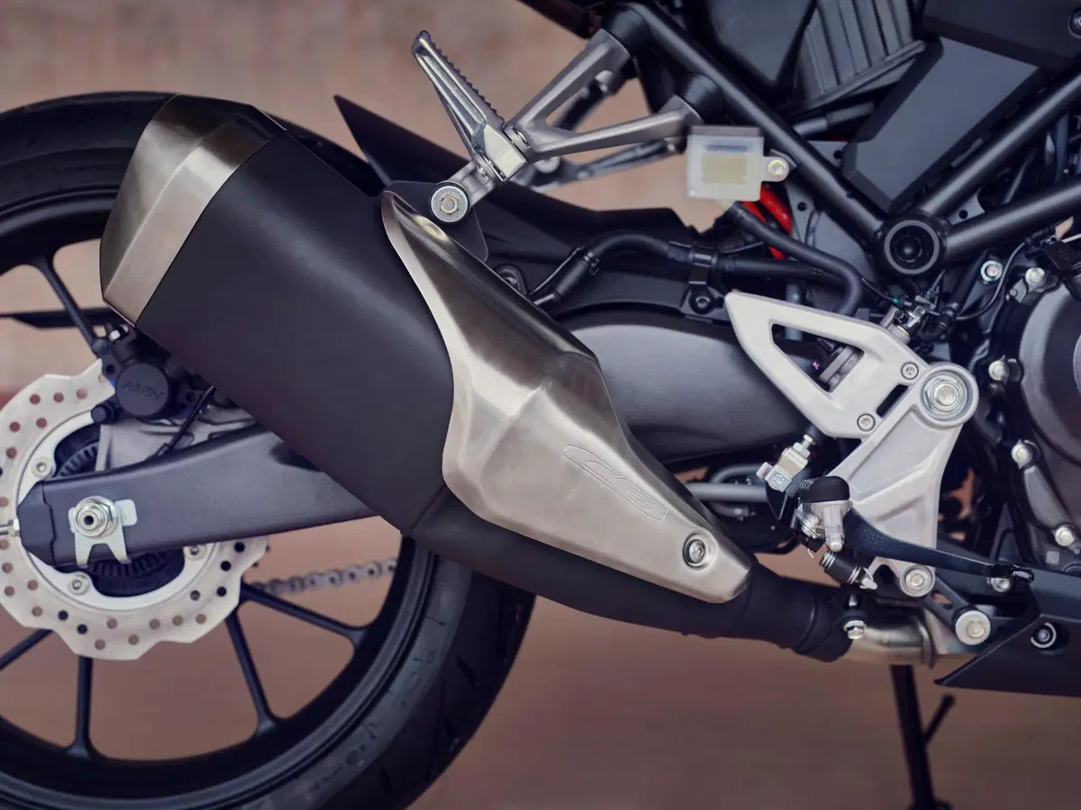 Honda CB300R 2022: la famiglia Neo Sports Café torna completa (34)