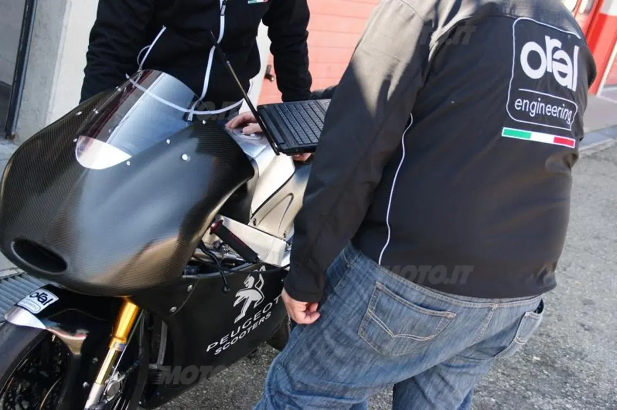 Peugeot Scooters Italia - Oral Racing Team, una nuova squadra per la Moto3 (5)