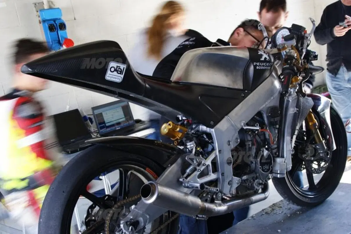 Peugeot Scooters Italia - Oral Racing Team, una nuova squadra per la Moto3 (6)