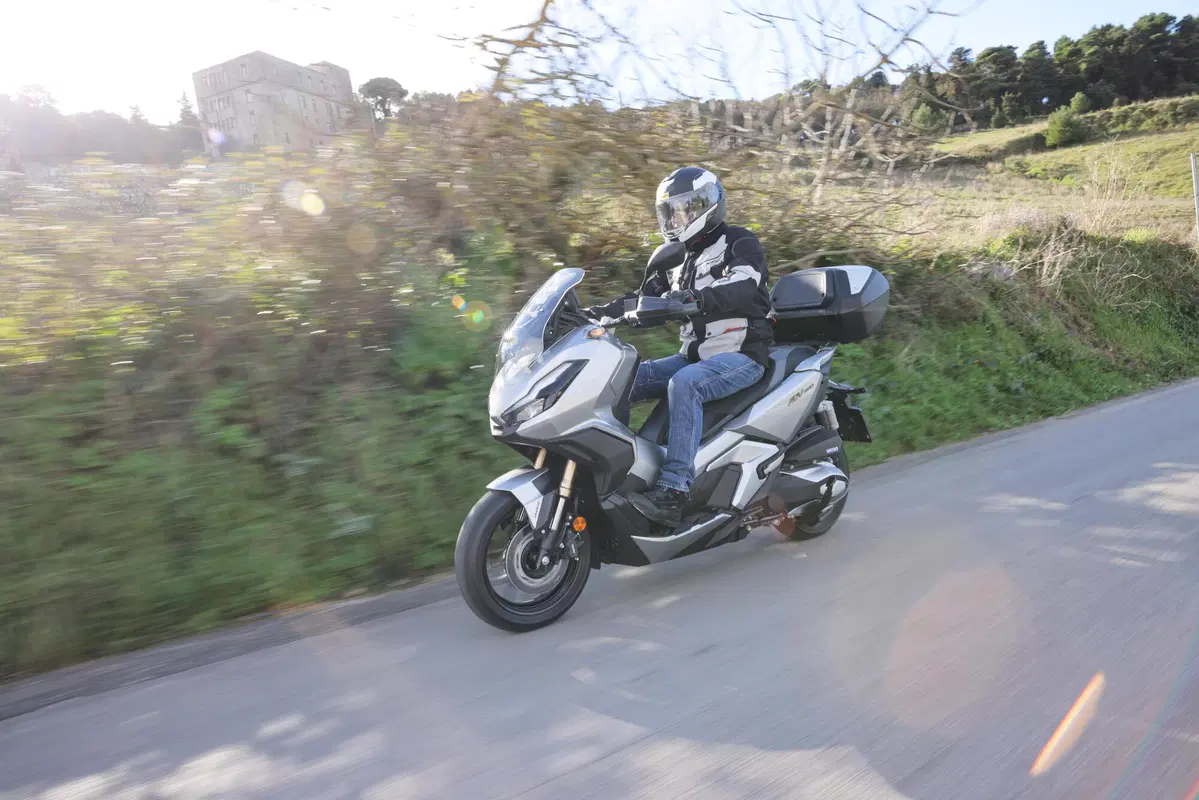 Honda ADV 350 TEST: Pronto a tutto (5)