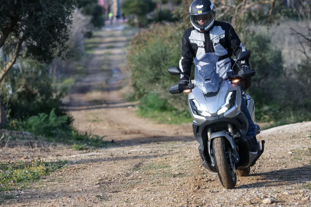 Honda ADV 350 TEST: Pronto a tutto (2)