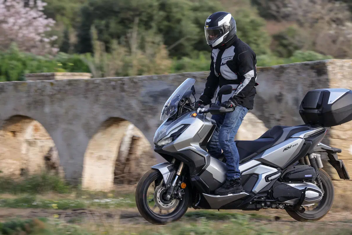 Honda ADV 350 TEST: Pronto a tutto (3)