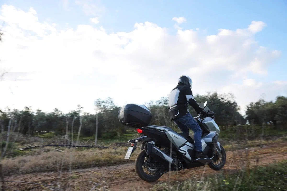 Honda ADV 350 TEST: Pronto a tutto (4)