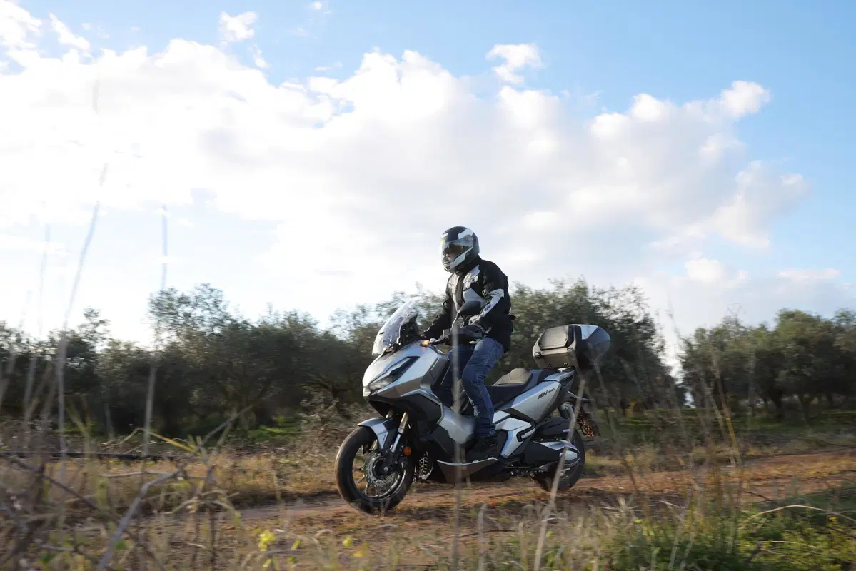 Honda ADV 350 TEST: Pronto a tutto (5)