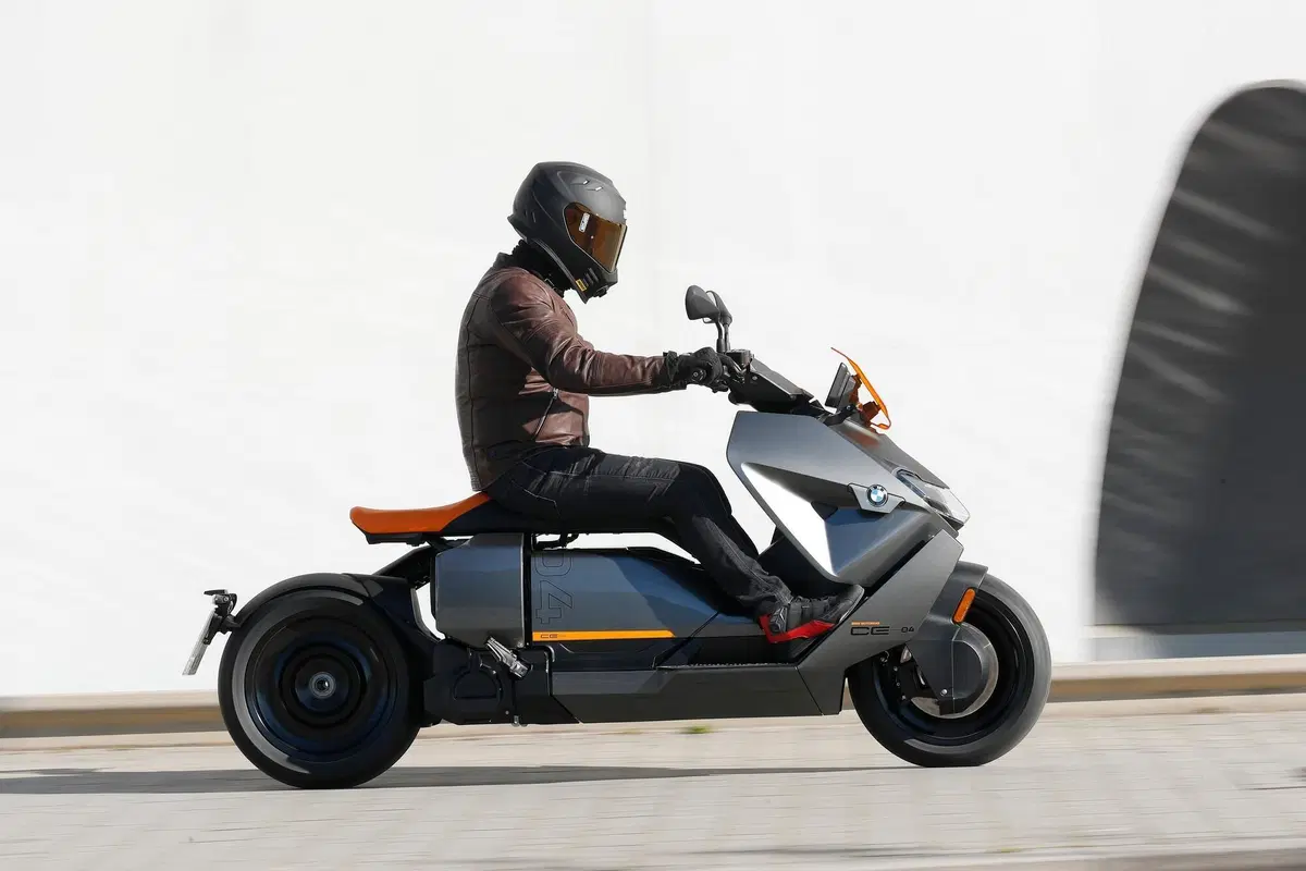 BMW CE 04: Non solo design (3)