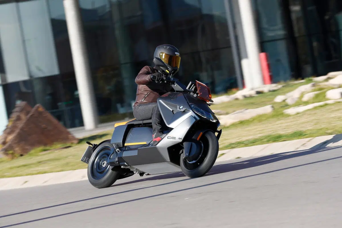 BMW CE 04: Non solo design (5)