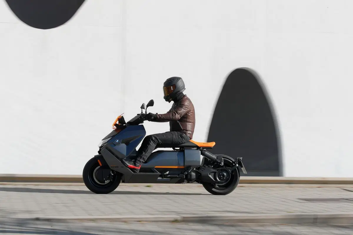 BMW CE 04: Non solo design