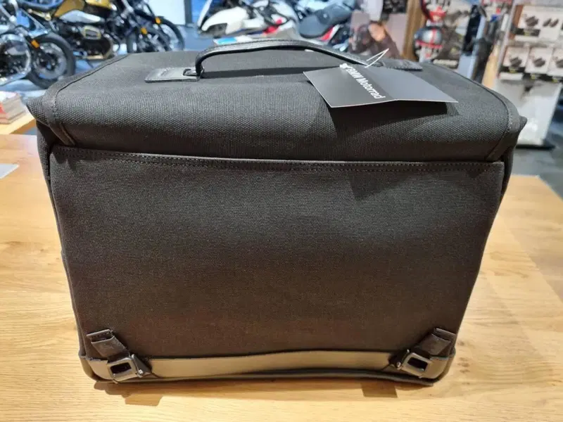 BMW Borsa Medium (Waterproof) (4)
