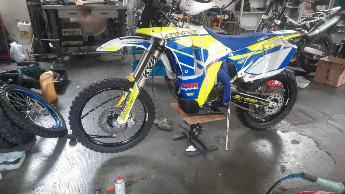 Sherco 450 SEF: da enduro a rally grazie a RB Superbike (11)